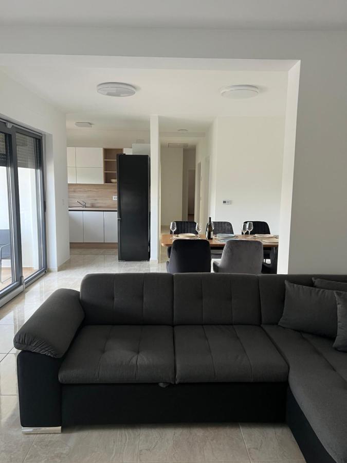 Modern Home Ula Бъртонигла Екстериор снимка
