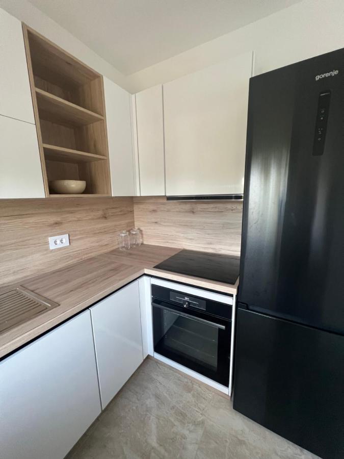 Modern Home Ula Бъртонигла Екстериор снимка