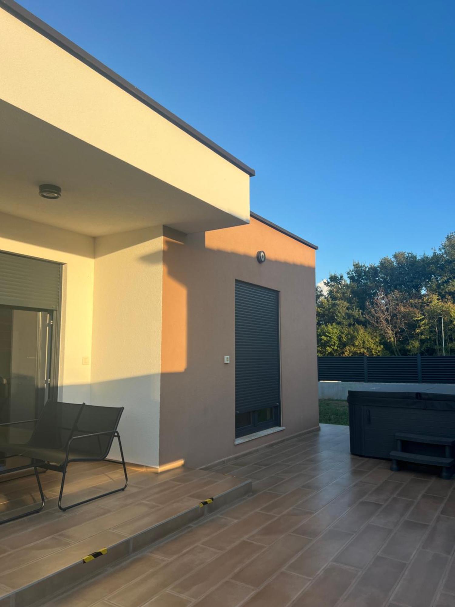 Modern Home Ula Бъртонигла Екстериор снимка